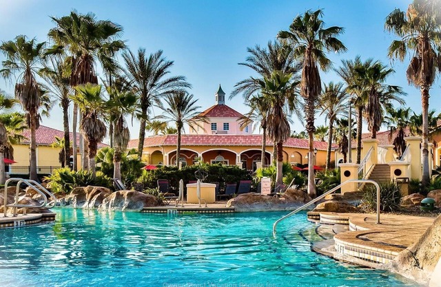 Spacious Villa in a Tropical Water Park Resort, Minutes to Disney and Universal