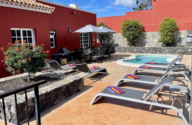 Spacious Villa in Quiet Location Close to Resorts