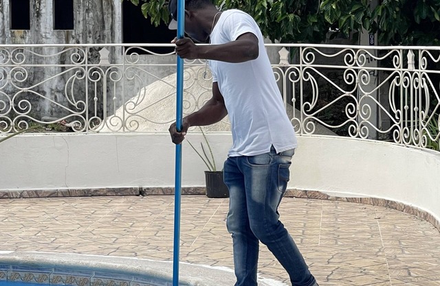 Spacious villa w/pool and jacuzzi. 5 minutes from beautiful beaches