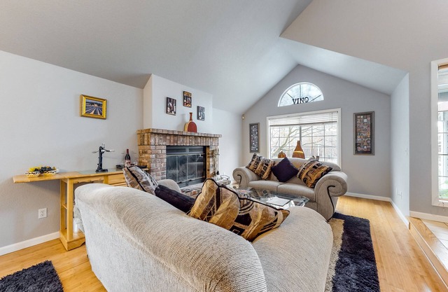 Spacious Wine Country Getaway w/Private Backyard, Updated Kitchen & AC