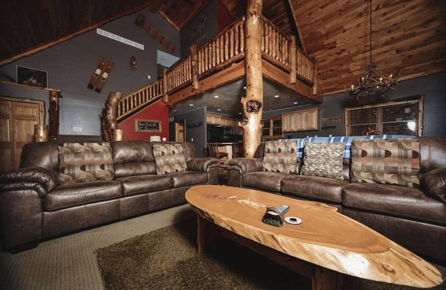 Spacious Wis Dells House (The Bear Paw.)