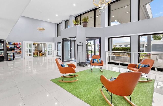 Spark by Hilton Des Plaines Chicago O'Hare