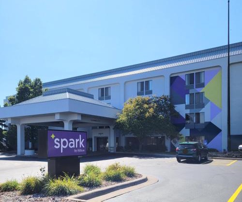 Spark by Hilton Green Bay