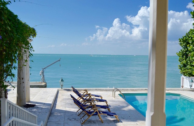 Spectacular 6 bedrooms waterfront in the exclusive island of Key Biscayne