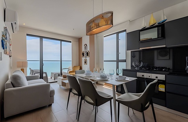 Spectacular Ocean View and Historic Center 2BR