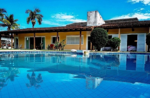 Spectacular house with swimming pool 5 minutes walk from the beach.