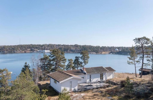 Spectacular lake plot, Stockholm archipelago