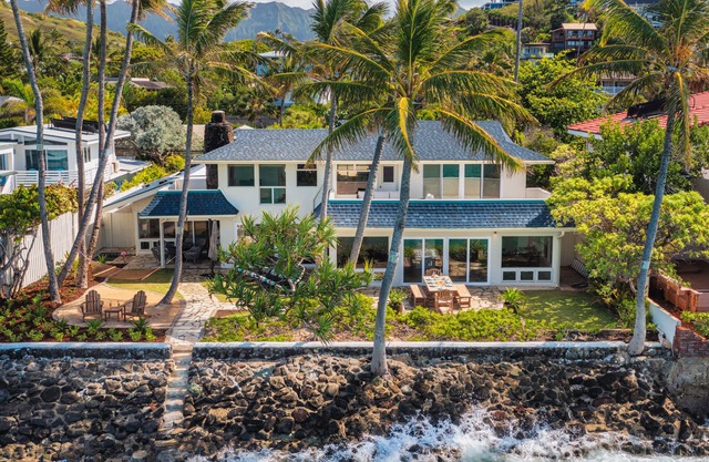 Spectacular Lanikai Ocean Front w/Pool - newly remodeled, sleeps up to 18!
