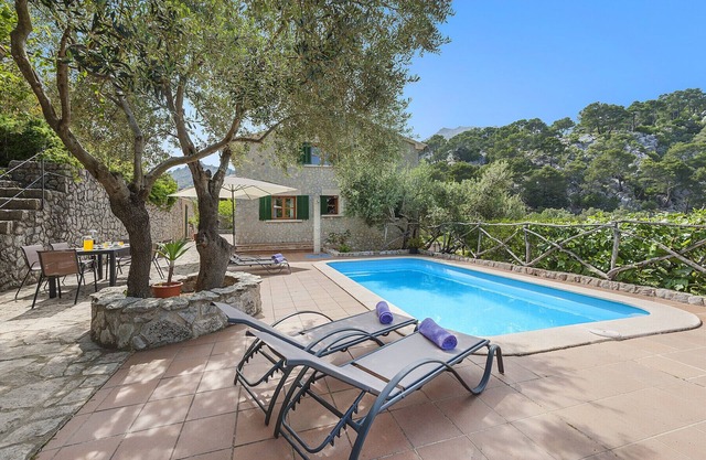 Spectacular Mallorcan villa with private pool, Wi-Fi in Sierra Tramuntana