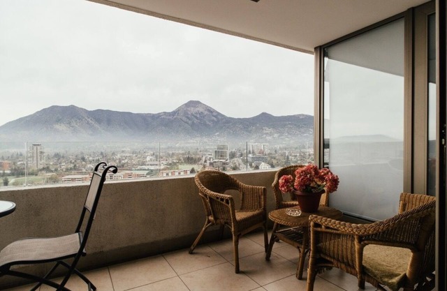 Spectacular Mountainview 1 Bedroom Apt in Las Condes near Parque Arauco