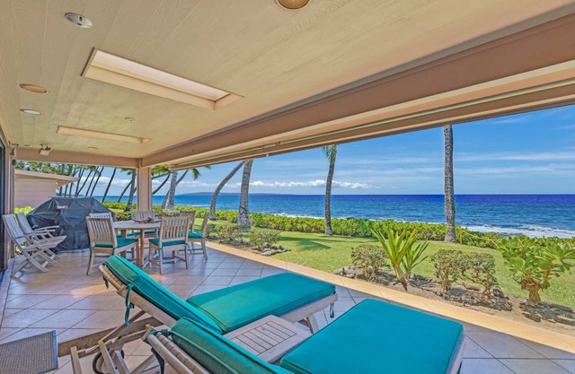 Spectacular Oceanfront 2 bedroom Villa with Sweeping Views, AC & pool.