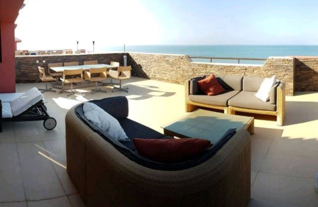 Spectacular Penthouse, authentic 1st line beach, 70 m2 terrace
