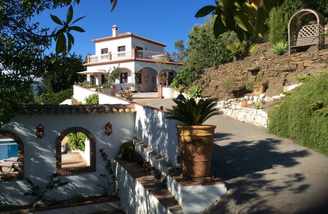 Spectacular private villa with large pool, stunning sea and mountain views. wifi