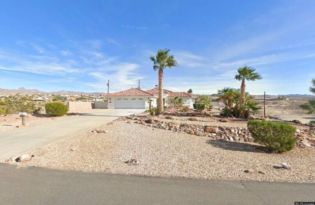 Spectacular View Home minutes from Casinos and Colorado River