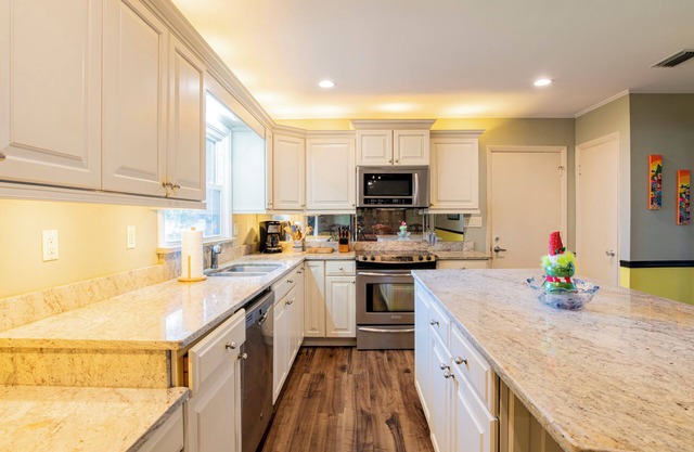 Spectacular view with pool.