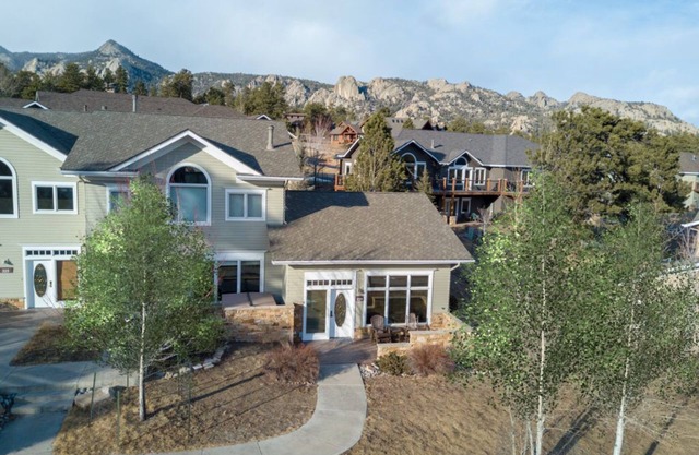 Spectacular views of Lake Estes, private patio, hot tub, fireplace.
