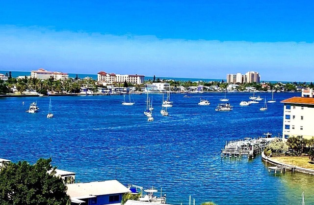 Spectacular Waterview Location - 3 Months Minimum Stay