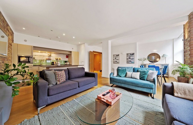 Spitalfields Sanctuary - 100sqm, 2 Bed 2 Bath By Liverpool Street Station