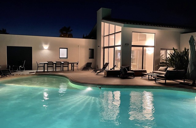 Splendid modern villa 10 minutes from the beach