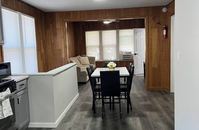 Splendid Stay in Delavan – Spacious Comfort for Your Perfect Getaway!