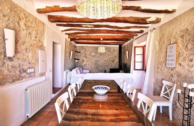 Splendid villa with pool and WiFi in Palma