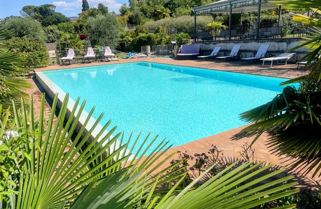 Spoleto Poolside - sleeps 24. Spectacular grounds with ramp, pool + jacuzzi.