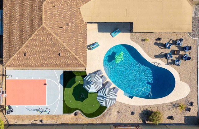 Sport Court | Private Heated Pool | Mini Golf & More