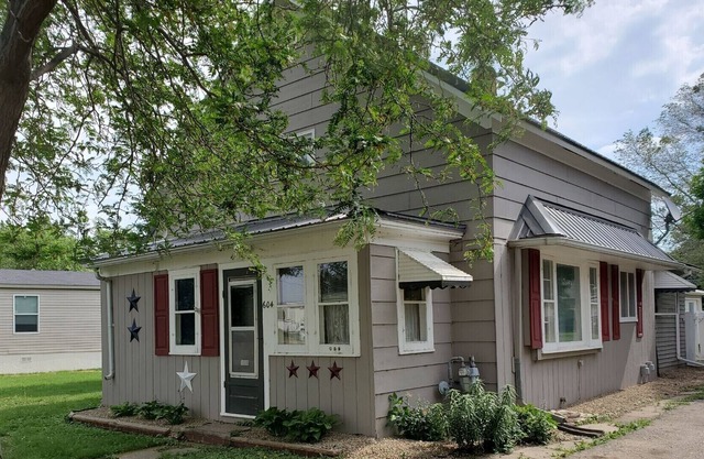 Sportsman's Hunting Lodge