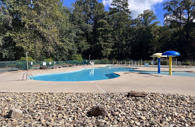 Spring is in the air ! Our fabulous little get-away awaits your arrival!