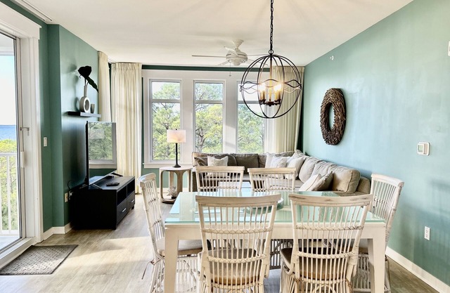 Spring & Summer Rates, Spectacular corner bay view, Baytowne fun, free shuttle
