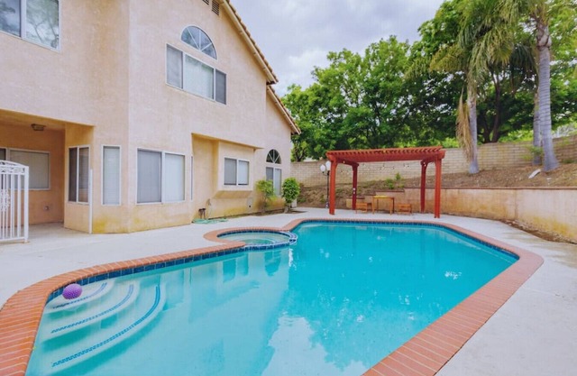 Springmist · ✷PRIVATE POOL✷ 4 Bedroom/Fast Wifi/Dessert Oasis