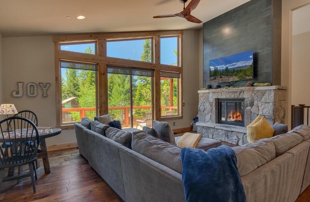 Spruce Haven by Tahoe Getaways at Tahoe Donner - Luxury Pet Friendly Cabin w Private Hot Tub