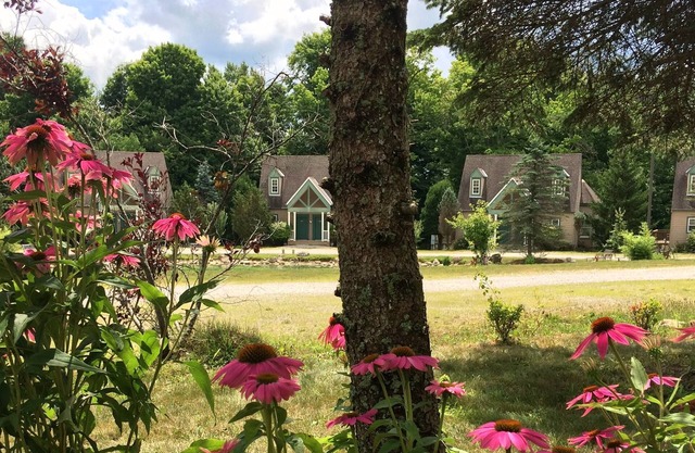 Spruce Hill Inn and Cottages