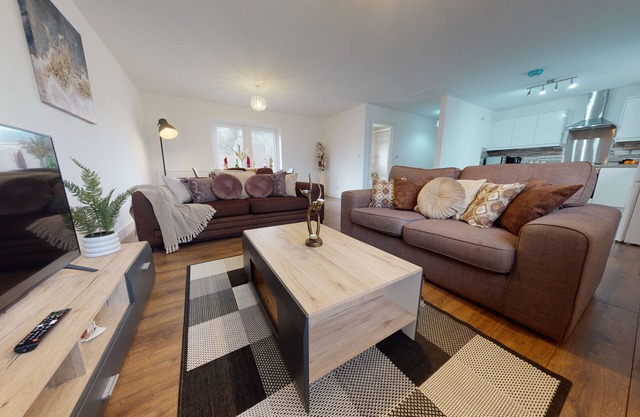 SRK- Secure Brand New Luxury Green View Lodge