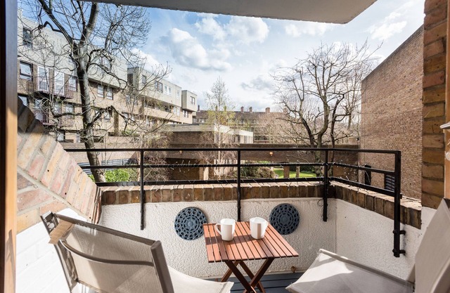 St Katharine Docks | Tower Bridge | Studio