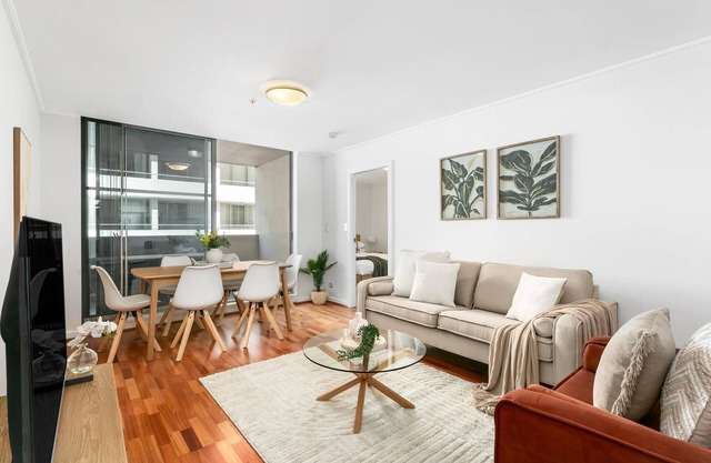 St Leonards - ATCH2 - Atchison Street - Stylish Apartment with Home Office, Walk to St Leonards Crows Nest