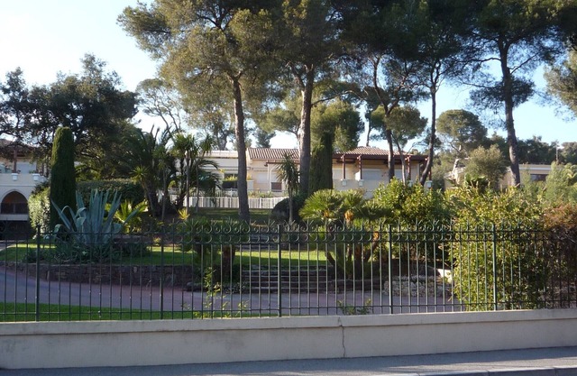 ST RAFAEL-BOULOURIS, seaside, great appartment 2room, ground floor