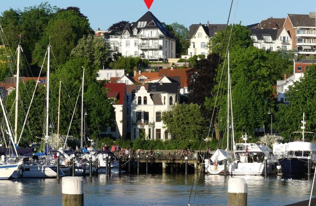 Stadtvilla mit Hafenpanorama
