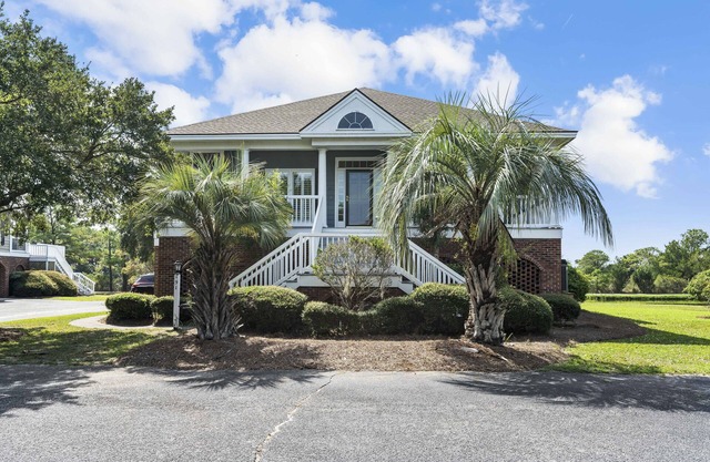 Star Gazer Beautiful Marsh front Villa in DeBordieu, elevator, pool access