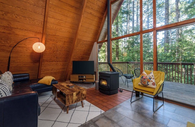 Star Nest | Secluded Forest Property