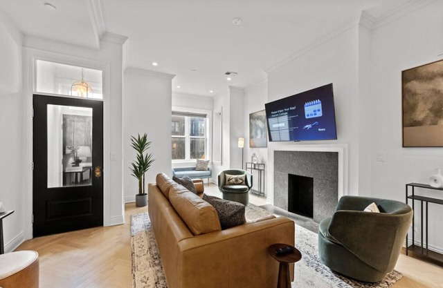 Stately DC Rowhome | Spacious 7BR/4.5BA US Capitol