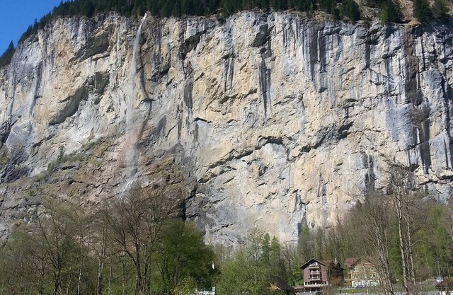 Staubbachfall opp. 1 Br max 4, 50mbus, quiet, own 24/7laundry, carport ⭐