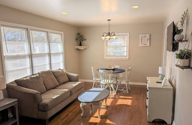 Stay at The Sparrow - 14 minutes to downtown