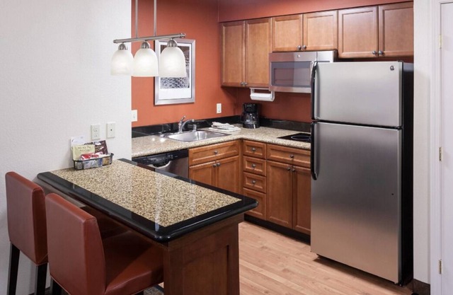 Stay Close to Big Bear Mountain! 4 1BR Suites w/ Full Kitchen, Breakfast