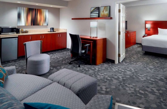 Stay in Style at the Atlanta Hotel! 2 Modern Units, Seasonal Pool, Pet-friendly!