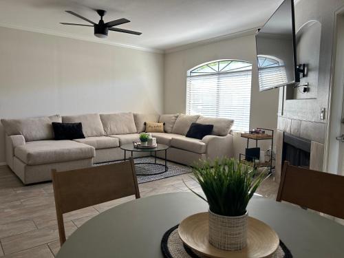 Stay in Style Scottsdale 1st Floor Condo