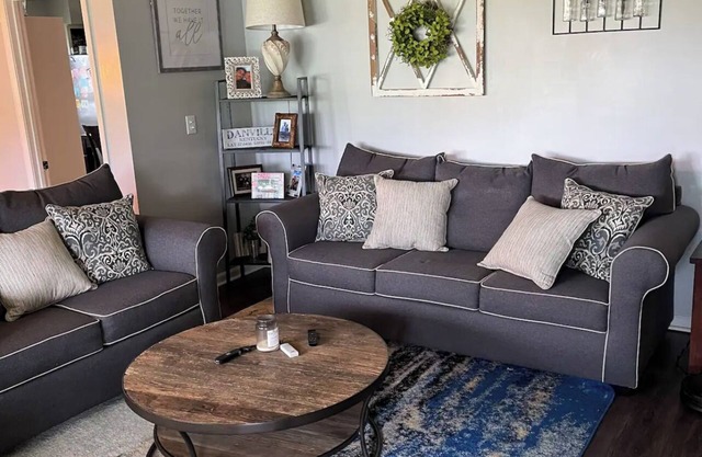Stay in the heart of Danville 2