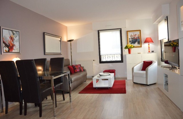 Stay in the heart of Versailles