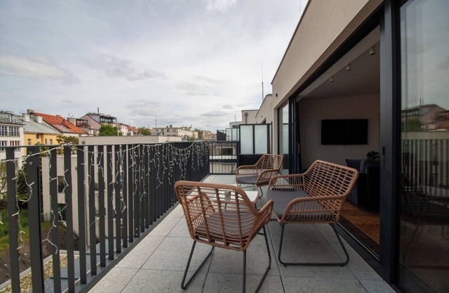 Stay Inn | Penthouse Feel: 3BR w/A/C, Terrace