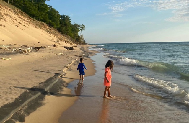 Stay with us for SLEIGHBELL WEEKEND, Dec. 5 - 7nUnforgettable!